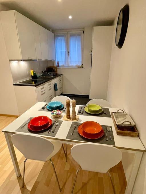 Gemuetliche Wohnung An Bester Lage Im Kreis 4 Zürich Buitenkant foto
