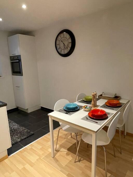 Gemuetliche Wohnung An Bester Lage Im Kreis 4 Zürich Buitenkant foto